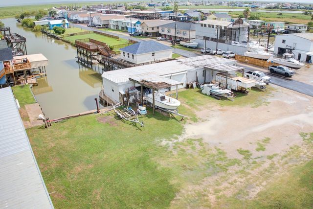 205 Marine Way, Freeport, TX 77541