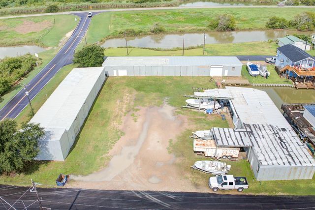 205 Marine Way, Freeport, TX 77541