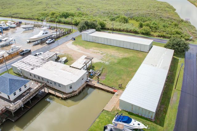 205 Marine Way, Freeport, TX 77541