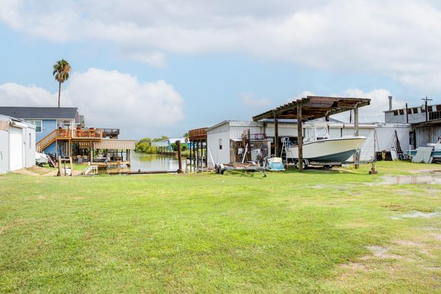 205 Marine Way, Freeport, TX 77541