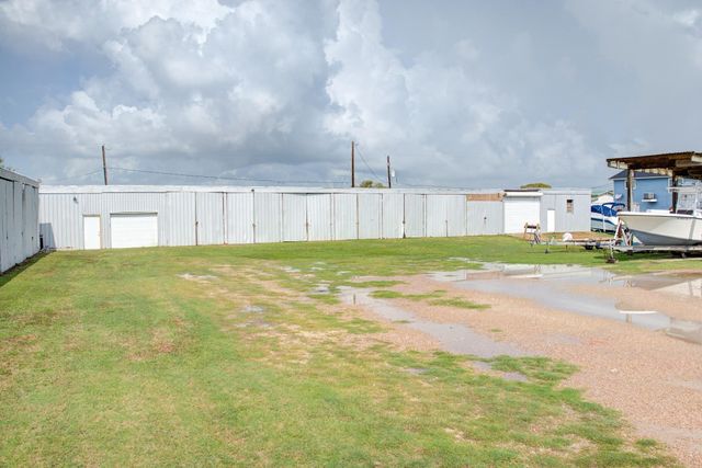 205 Marine Way, Freeport, TX 77541