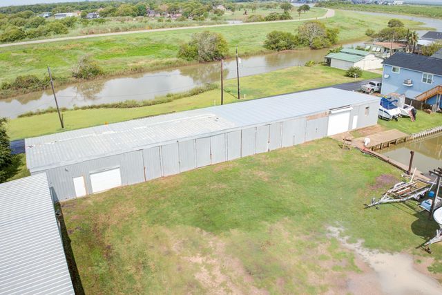 205 Marine Way, Freeport, TX 77541