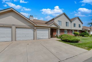 7020 ANDOVER Court 102, Woodridge, IL 60517