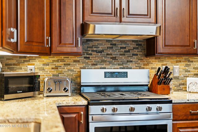 262 Frank Applegate Road, Jackson, NJ 08527