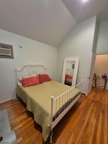 67 Marne St, Newark City, NJ 07105