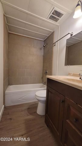 S 10161 Naches Rd, Naches, WA 98937