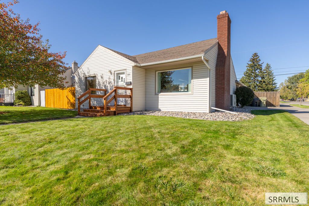 897 E 13th Street, Idaho Falls, ID 83404