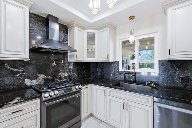 6552 N Augusta Street, Fresno, CA 93710