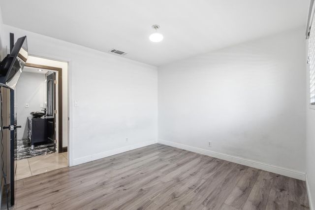 6552 N Augusta Street, Fresno, CA 93710
