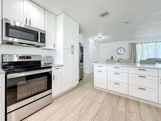 2071 BUTTERNUT CIRCLE E, Clearwater, FL 33763