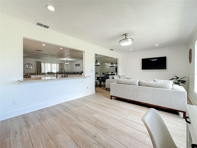 2071 BUTTERNUT CIRCLE E, Clearwater, FL 33763