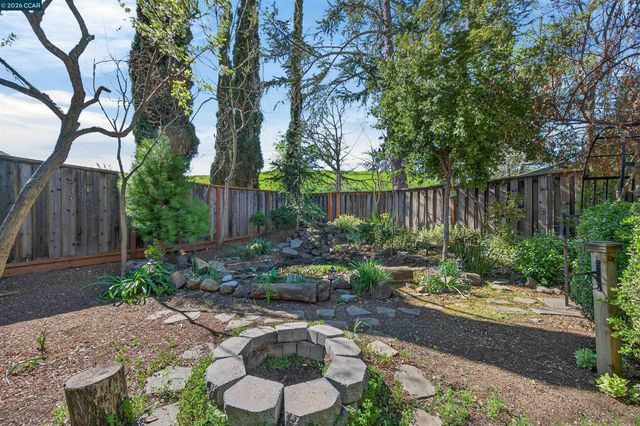 1911 Meredith Ct, Concord, CA 94521