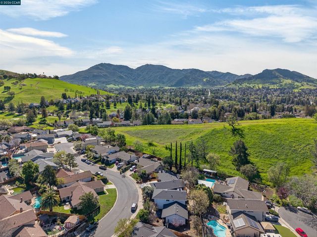 1911 Meredith Ct, Concord, CA 94521