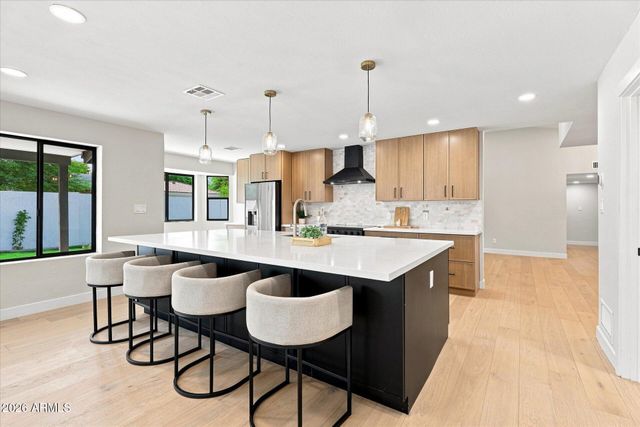 8852 S LAKESHORE Drive, Tempe, AZ 85284