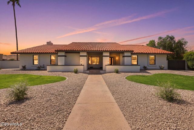 8852 S LAKESHORE Drive, Tempe, AZ 85284