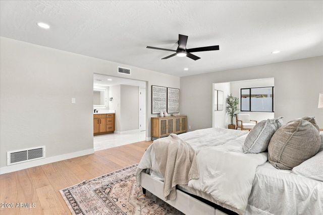 8852 S LAKESHORE Drive, Tempe, AZ 85284
