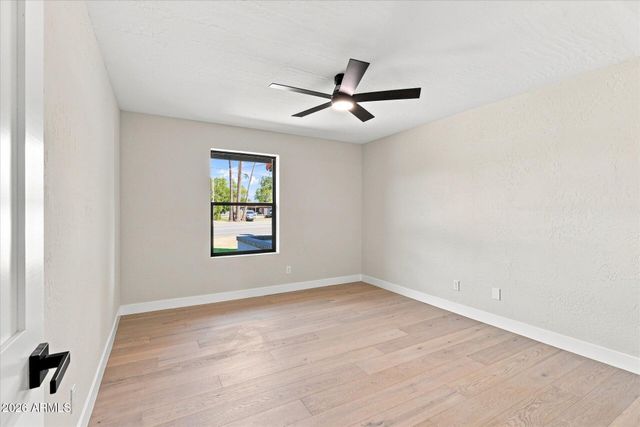 8852 S LAKESHORE Drive, Tempe, AZ 85284