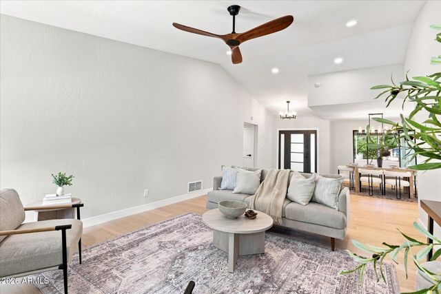 8852 S LAKESHORE Drive, Tempe, AZ 85284