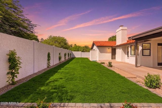 8852 S LAKESHORE Drive, Tempe, AZ 85284