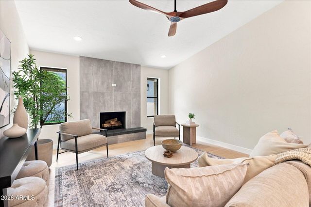 8852 S LAKESHORE Drive, Tempe, AZ 85284