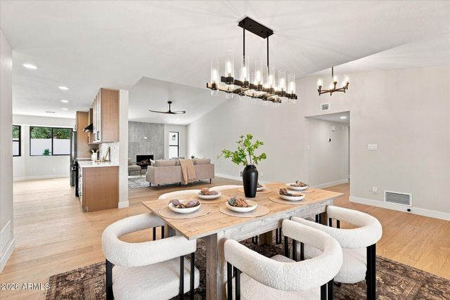 8852 S LAKESHORE Drive, Tempe, AZ 85284