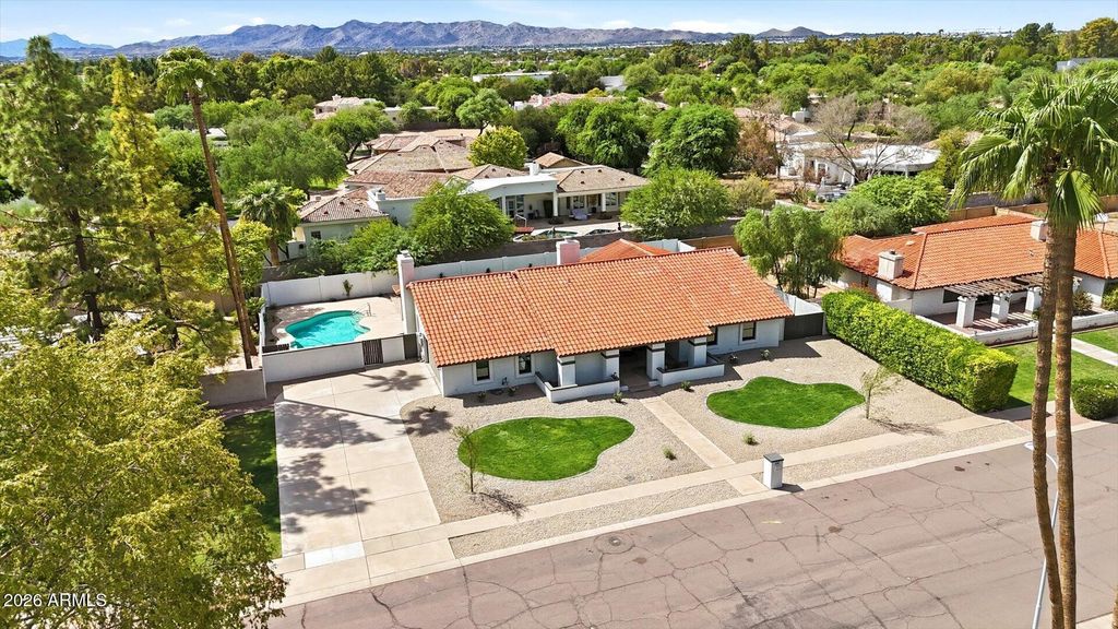 8852 S LAKESHORE Drive, Tempe, AZ 85284 — exterior