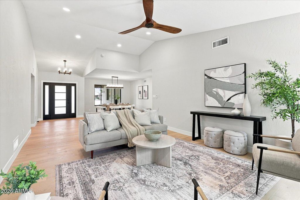 8852 S LAKESHORE Drive, Tempe, AZ 85284 — photo 5