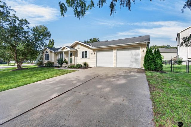 5343 Mission Lane, Lincoln, NE 68521
