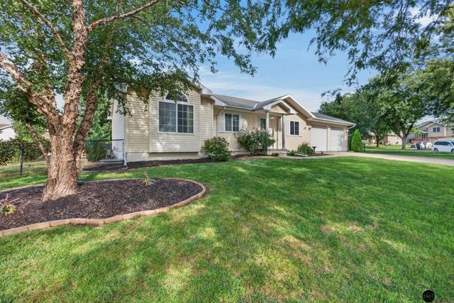 5343 Mission Lane, Lincoln, NE 68521