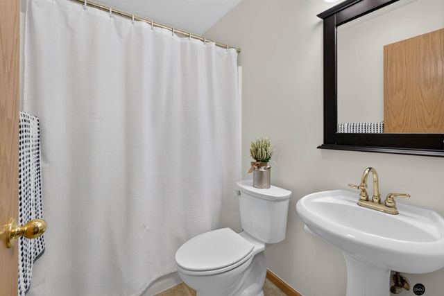 5343 Mission Lane, Lincoln, NE 68521