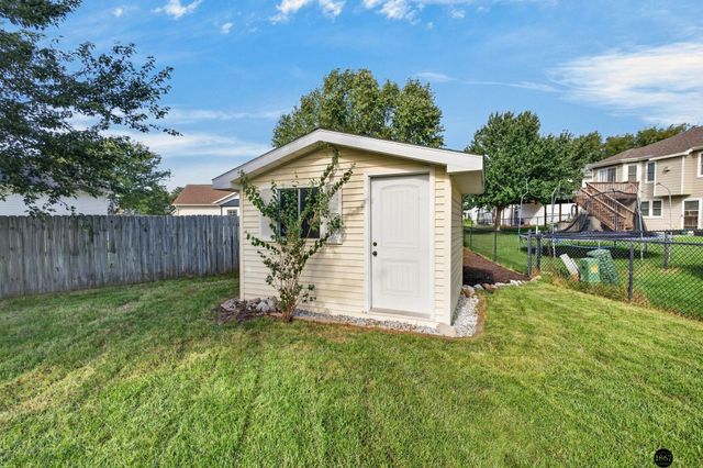 5343 Mission Lane, Lincoln, NE 68521