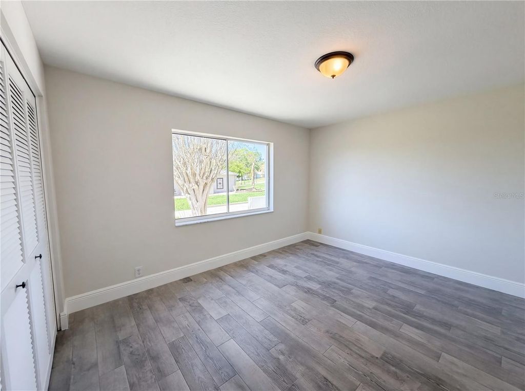 Image 13 of property listing at 5340 SADDLEBACK COURT, Lady Lake, FL 32159