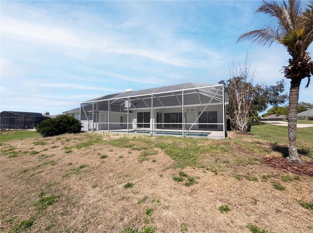 Image 22 of property listing at 5340 SADDLEBACK COURT, Lady Lake, FL 32159