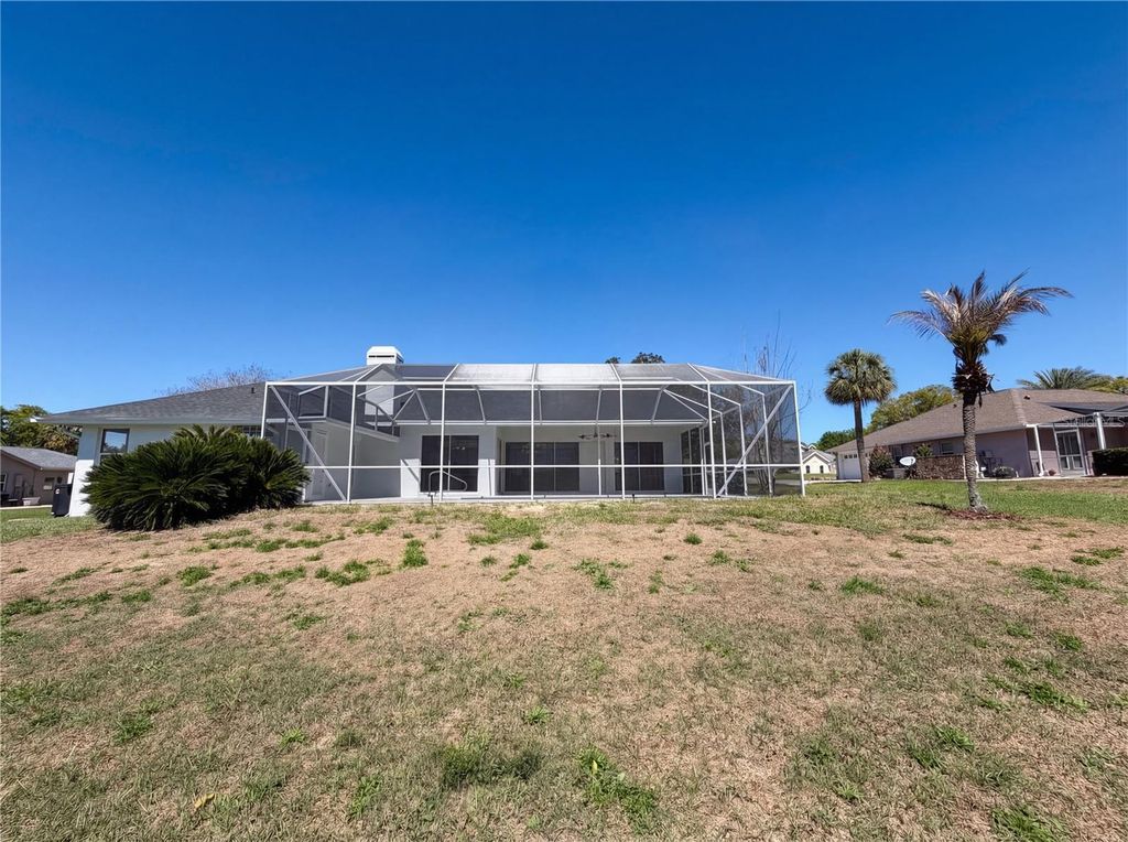 Image 23 of property listing at 5340 SADDLEBACK COURT, Lady Lake, FL 32159