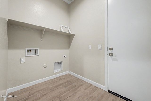 5054 E ANDERSON Drive, Scottsdale, AZ 85254