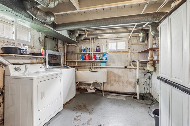 1678 Ash Street, Des Plaines, IL 60018