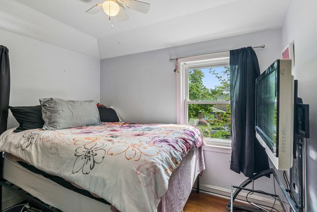 1678 Ash Street, Des Plaines, IL 60018