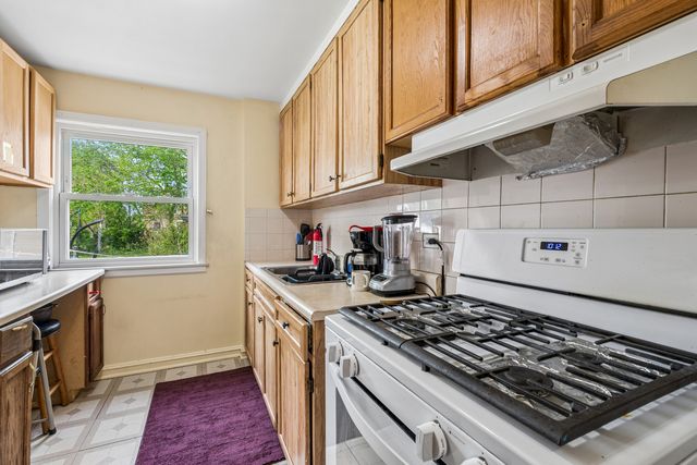 1678 Ash Street, Des Plaines, IL 60018