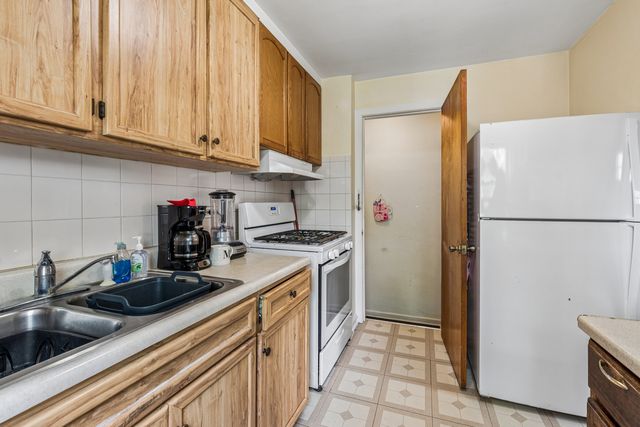 1678 Ash Street, Des Plaines, IL 60018