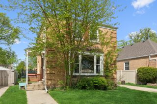 1678 Ash Street, Des Plaines, IL 60018