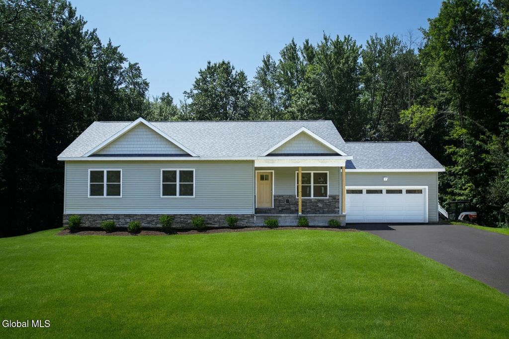 65 King Road, Wilton, NY 12866
