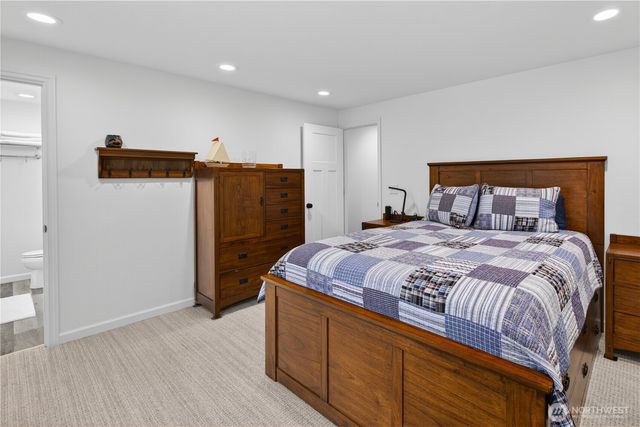 21313 NE 10th Place, Sammamish, WA 98074