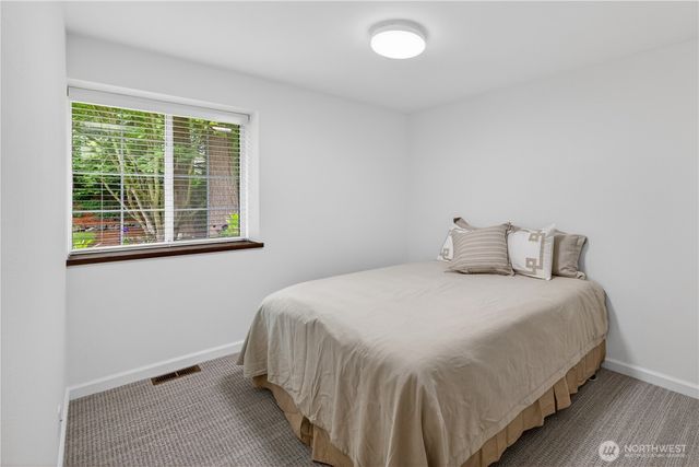 21313 NE 10th Place, Sammamish, WA 98074