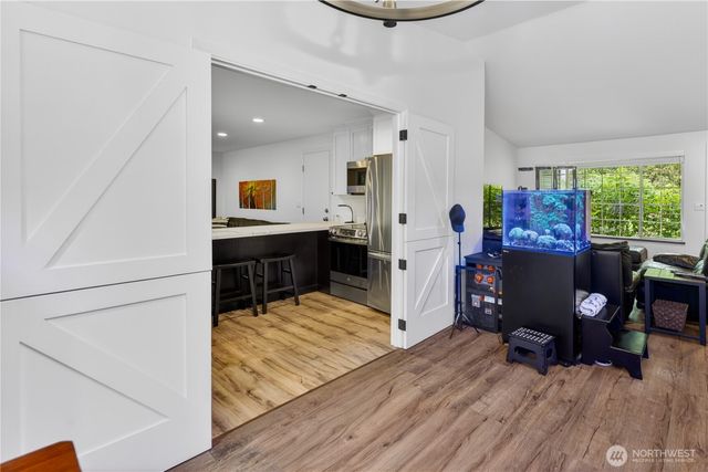 21313 NE 10th Place, Sammamish, WA 98074