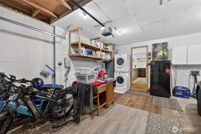21313 NE 10th Place, Sammamish, WA 98074