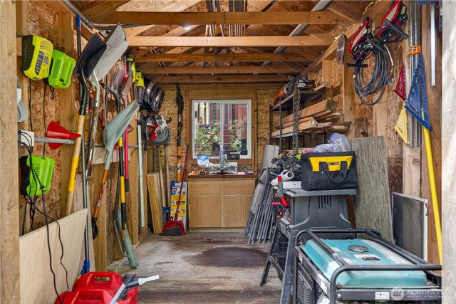 21313 NE 10th Place, Sammamish, WA 98074