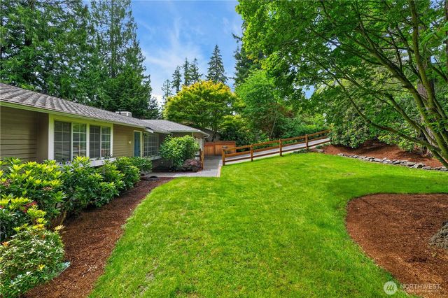 21313 NE 10th Place, Sammamish, WA 98074