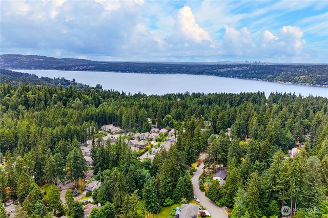 21313 NE 10th Place, Sammamish, WA 98074
