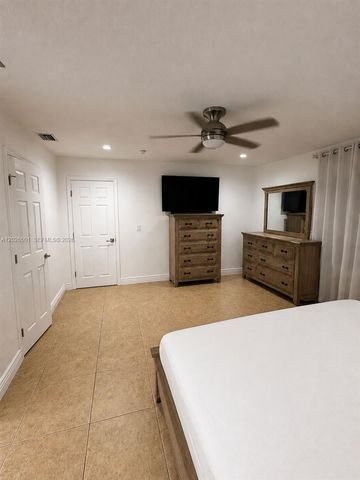 8303 SW 20th St, North Lauderdale, FL 33068