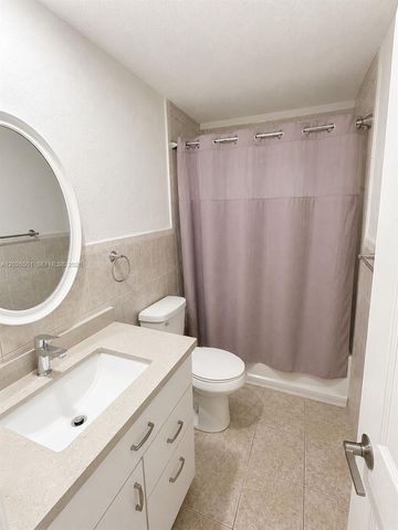 8303 SW 20th St, North Lauderdale, FL 33068